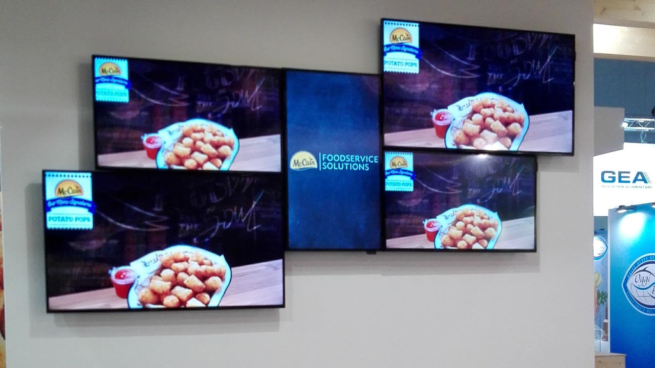 ESEMPIO DI VIDEO WALL CREATIVO